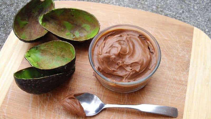 Receita de mousse de chocolate falso com abacate