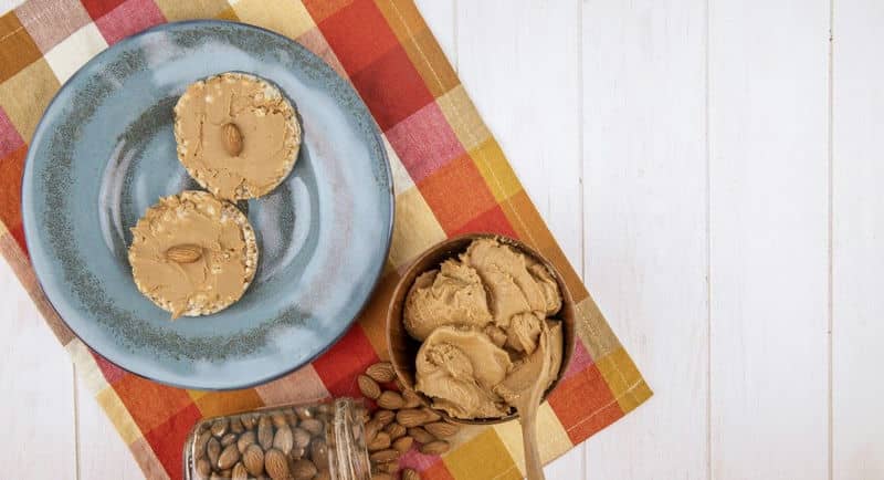 Receita de pasta de nozes e amêndoas com especiarias