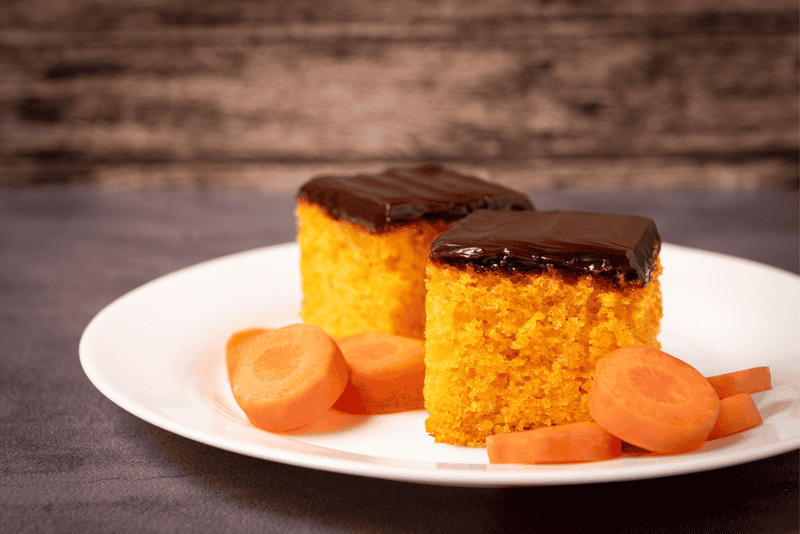 Bolo de cenoura sem glúten, sem leite e sem ovos