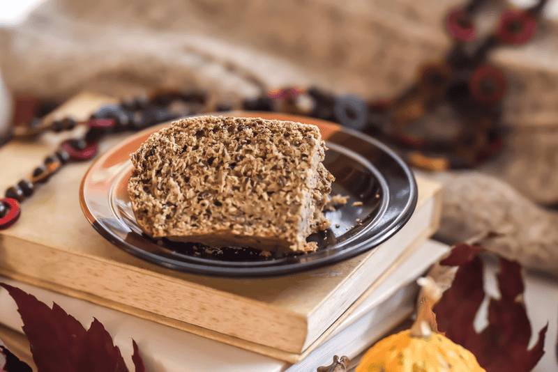 Receita de bolo vegano de maçã com aveia e sem açúcar